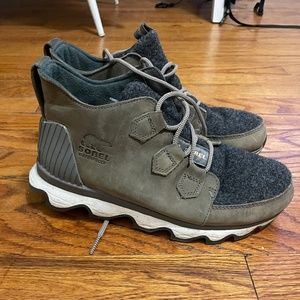 Sorel boots Women size 9